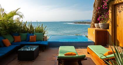 Beachfront, Laid Back Luxury Penthouse on Beautiful Manzanillo Bay Surf Break