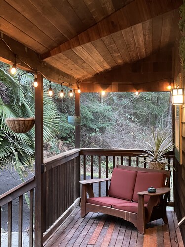 The Woodpecker Cabin on Guemes Island with Hot Tub!