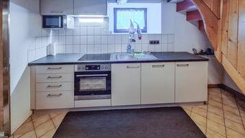 Kühlschrank, Herdplatte, Geschirrspüler