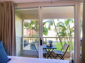 2 bedrooms, free WiFi, bed sheets, wheelchair access - MauiBanyanCondo-AC, Pool, 5 Min Walk Kamaole beach (Kehei)