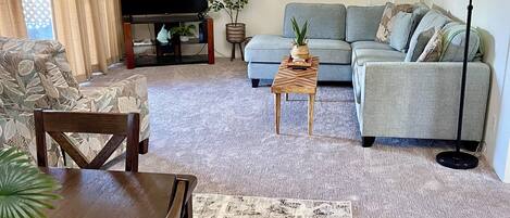 تلفزيون ذكي، كُتُب، ستيريو