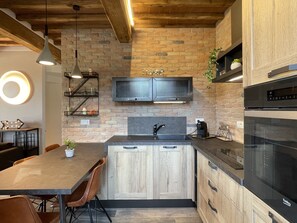 Geschirrspüler, Wasserkocher mit Kaffee-/Teezubehör