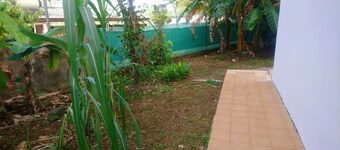 Enclosed villa for 8 people