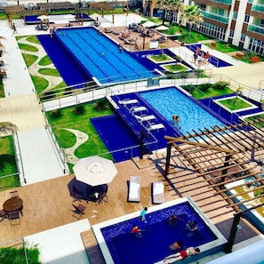 2 piscines intérieures