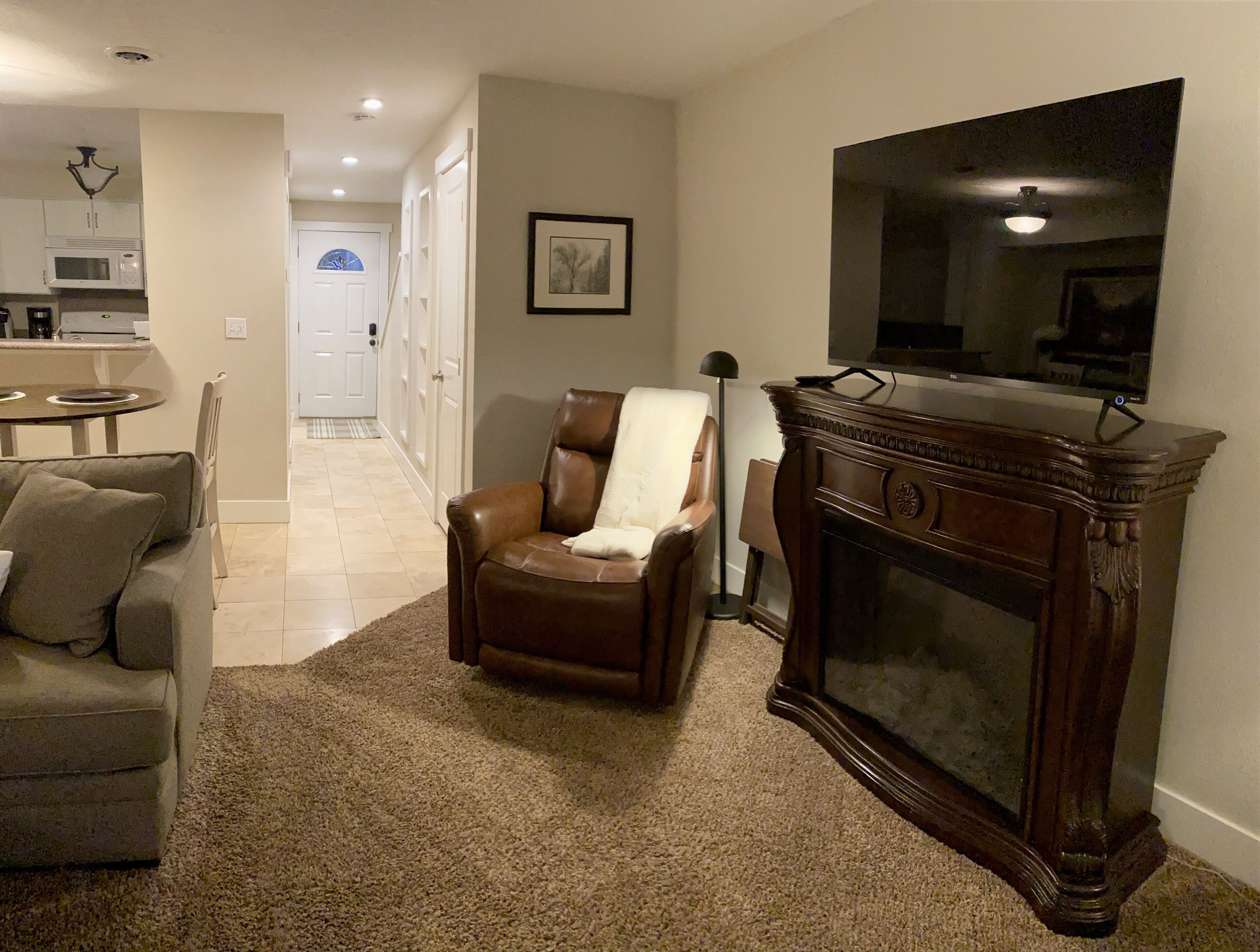 Cozy Townhome in Downtown Eagle