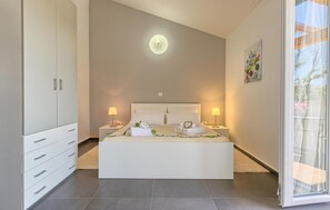 5 bedrooms, in-room safe, travel cot, free WiFi