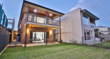 Waterfront - Luxury on the River
