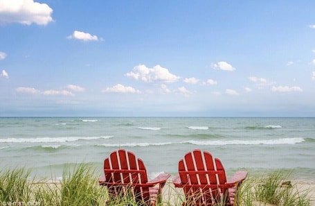 Beach nearby. (4 bedrooms and 2 full baths; sleeps 11)