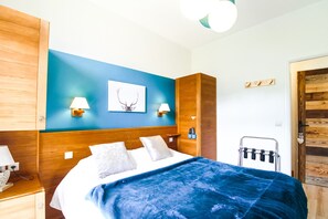 1 bedroom, free WiFi, bed sheets - Ski to door 1-bed apartment with South-facing terrace (Flaine)