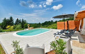 A heated pool - Gorgeous home in Popovaca with sauna (Popovaca)