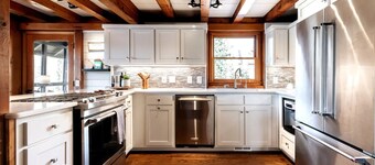 Hygge House on Lanier - the ULTIMATE lake cabin - dock, arcade, hottub, & grills