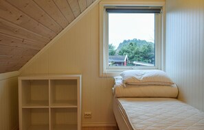 3 bedrooms, travel cot, free WiFi