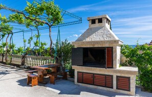 Outdoor dining - Gorgeous apartment in Duce with WiFi (Duce)