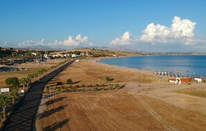 Playa en los alrededores y pesca 
