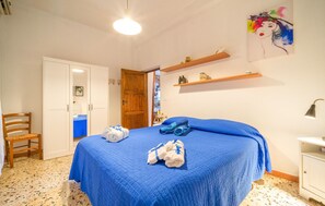 2 Schlafzimmer, Reisekinderbett, kostenloses WLAN