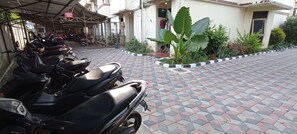 Free self parking - Wisma Anton Soedjarwo (Jakarta)