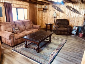 TV, fireplace, DVD player - Beautiful 2Story Lakeside Cabin/AC/Canoe/Fishing Equip/SUP/Pet/30mins 2Durango (Bayfield)
