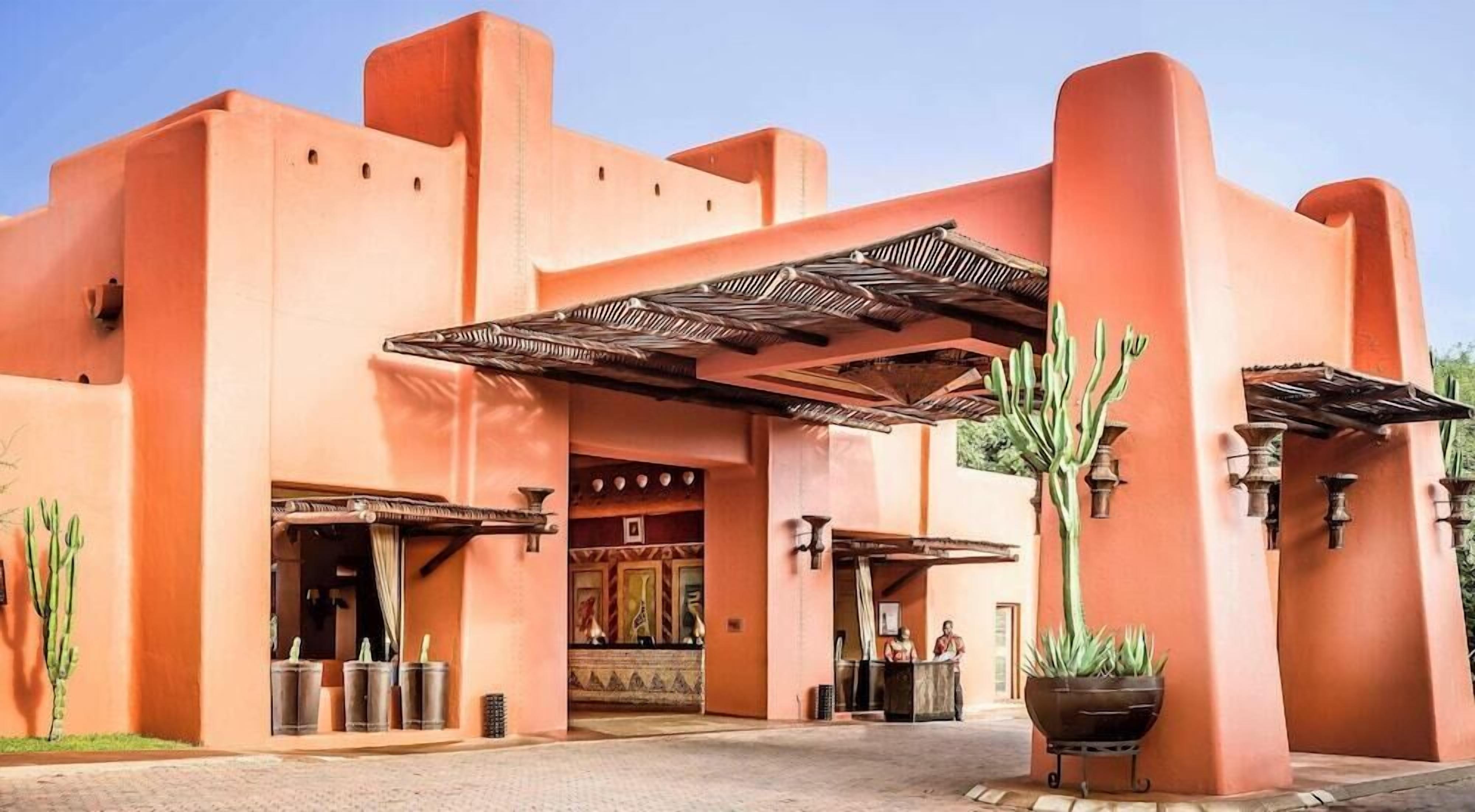 المنشأة من الخارج