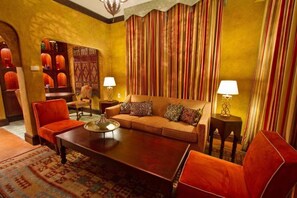 Living area - Avani Victoria Falls Resort (Livingstone)