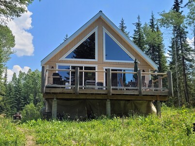 Brand new Lakeside Cabin