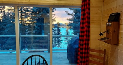 Brand new Lakeside Cabin