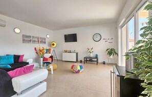 Smart TV, mesa de pingue-pongue