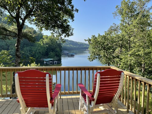 Relaxing Rock Creek Cottage on Smith Lake
