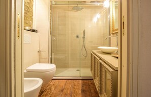 Kombinert dusj/badekar