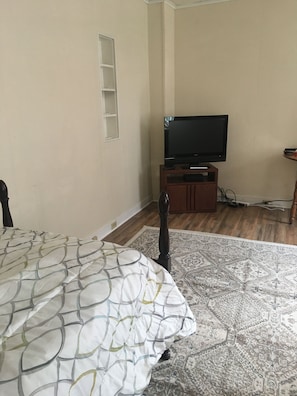 1 chambre, fer et planche Ă repasser, Wi-Fi, draps fournis