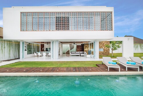 Luxury Elegant Villa Centre Of Seminyak