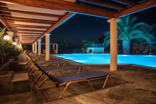Alma Hotel