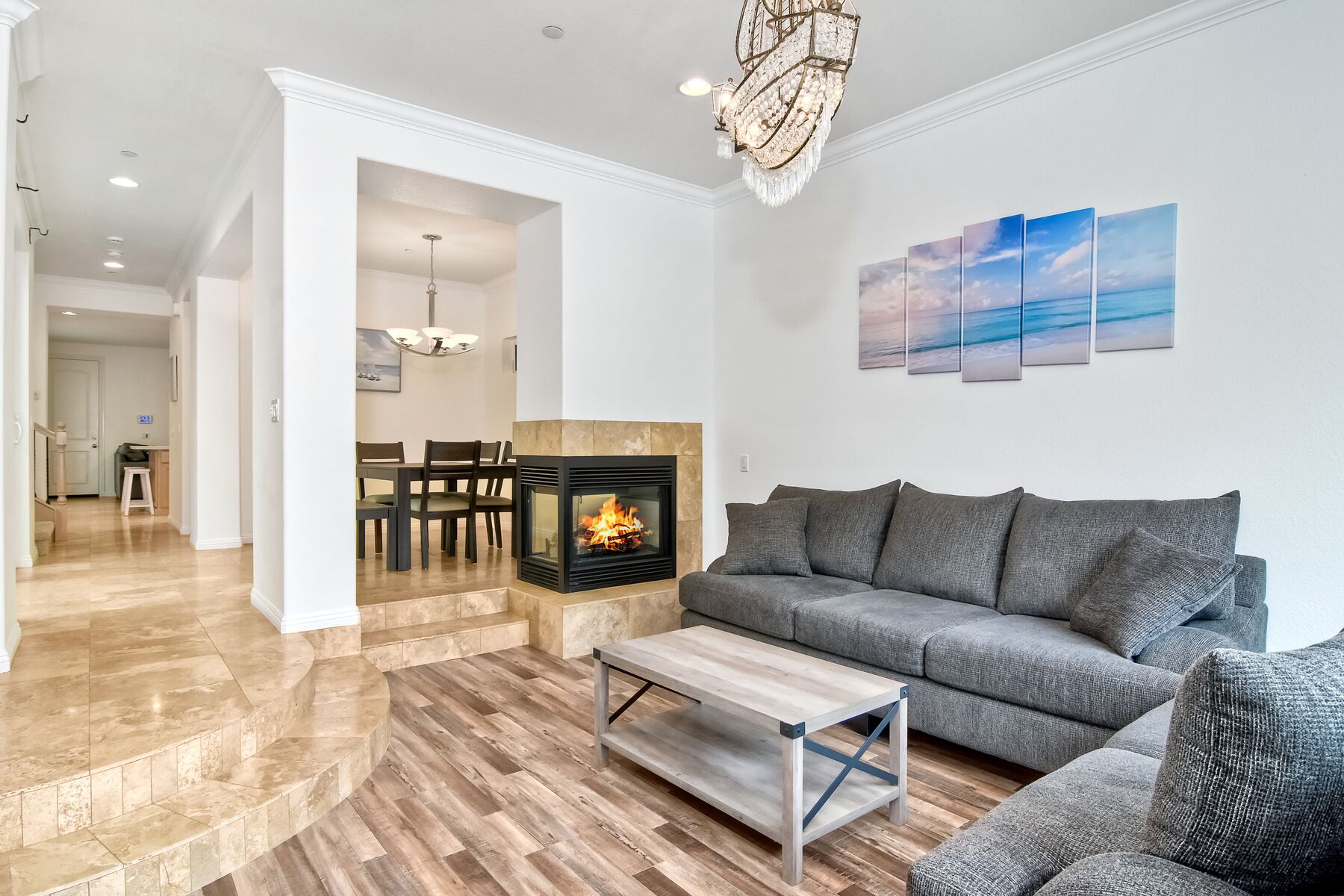 Walk to Beach - Rooftop Deck - Close to Pier and Restaurants