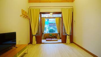 Traditional Room (Gold) | Premium bedding, individually decorated, individually furnished