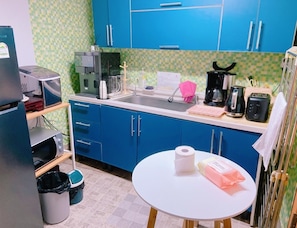 Fridge, microwave, coffee/tea maker, electric kettle