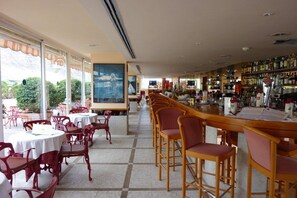 Bar (en la propiedad)