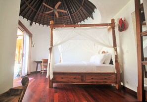 6 bedrooms, iron/ironing board, WiFi, bed sheets - BERAWA, Luxury Water Bungalow, 5 min to beach (Bali)