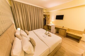 Room - Baron Hotel (Tirana)