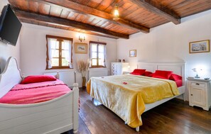 3 bedrooms, travel crib, free WiFi, bed sheets
