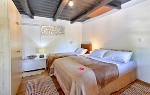 3 Schlafzimmer, Reisekinderbett, kostenloses WLAN, Bettwäsche