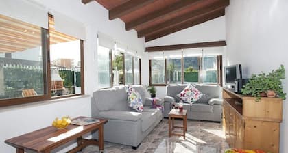 Villa in Puerto de AlcĂșdia with large terrace and pool 7 min. of the beach.