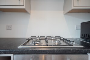 House | Private kitchen | Fridge, microwave, oven, stovetop - Stunning 1-bed Annex in Hawick (Hawick)