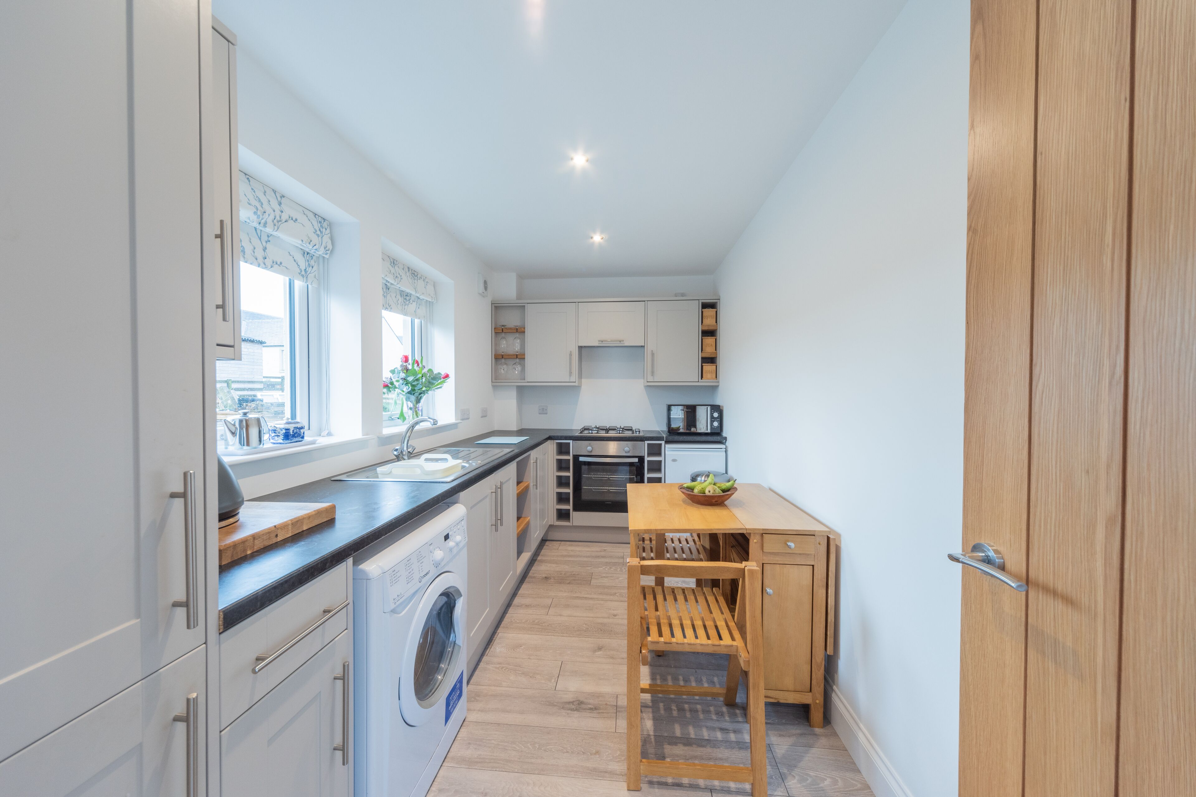 House | Private kitchen | Fridge, microwave, oven, stovetop