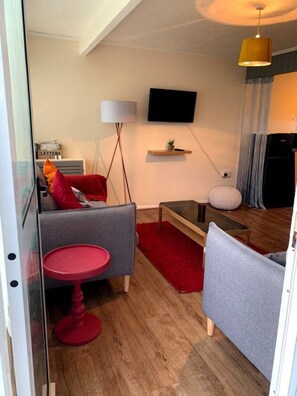 Chalet | 2 bedrooms, iron/ironing board, free WiFi, bed sheets - Cosy and Modern 2-bed House in Great Yarmouth (Great Yarmouth)