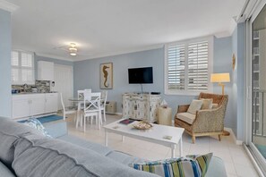 Unclassified image, 3 of 41, button