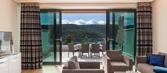 Park Hill Residences with private pool and garage, Istria