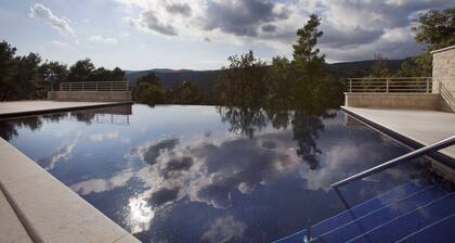 Park Hill Residences with private pool and garage, Istria