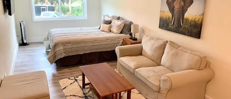 1 bedroom, desk, free WiFi, bed sheets