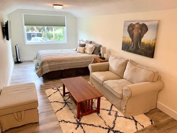 1 bedroom, desk, free WiFi, bed sheets