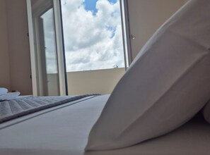 Departamento (Two-Bedroom Apartment with Balcony an) | 2 habitaciones y wifi 