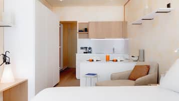 1 camera, una cassaforte in camera, ferro/asse da stiro